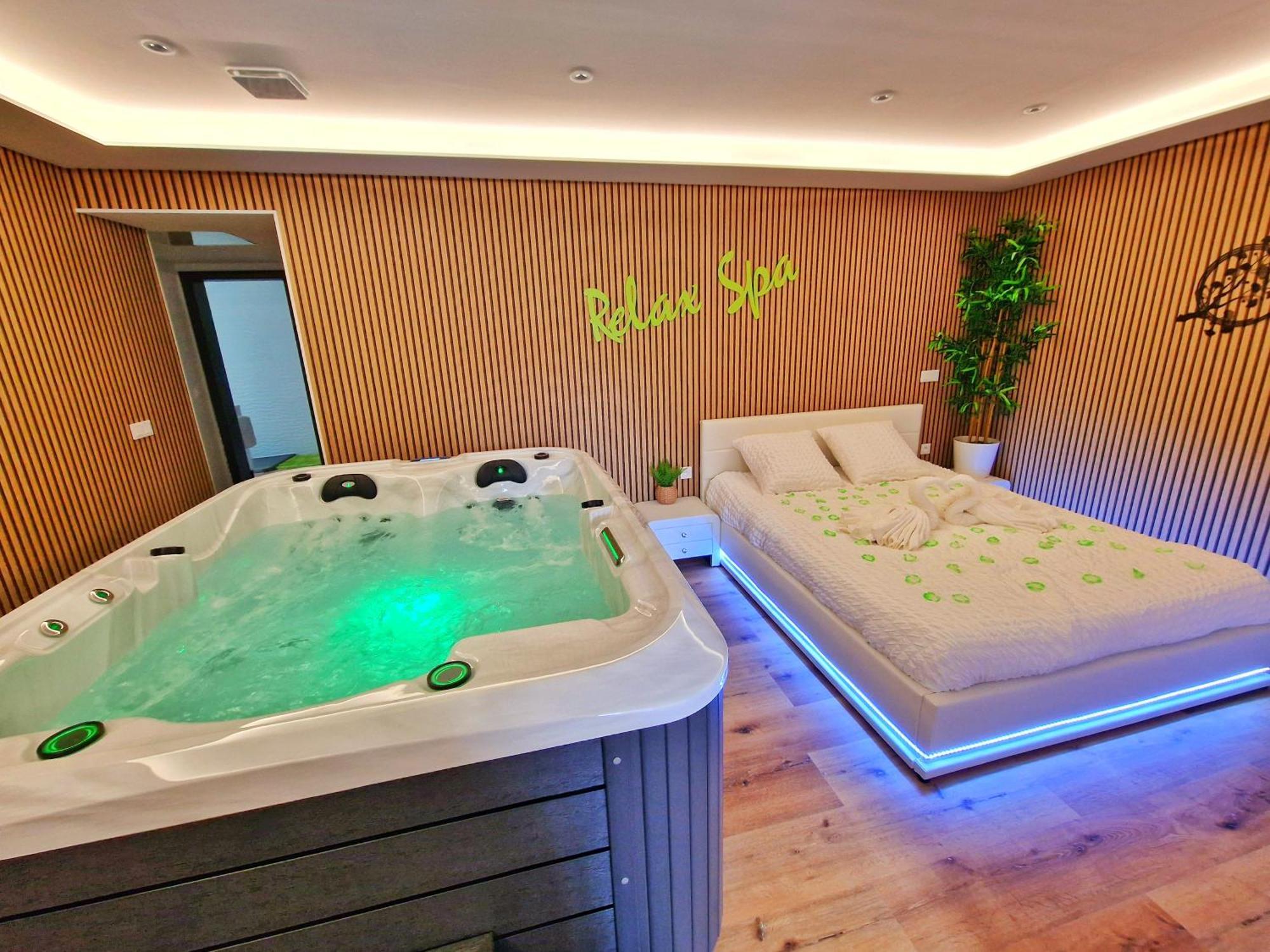 Relax Spa-4 Pers-Jacuzzi-Parking-Jardin-Clim-Colmar Muntzenheim Extérieur photo