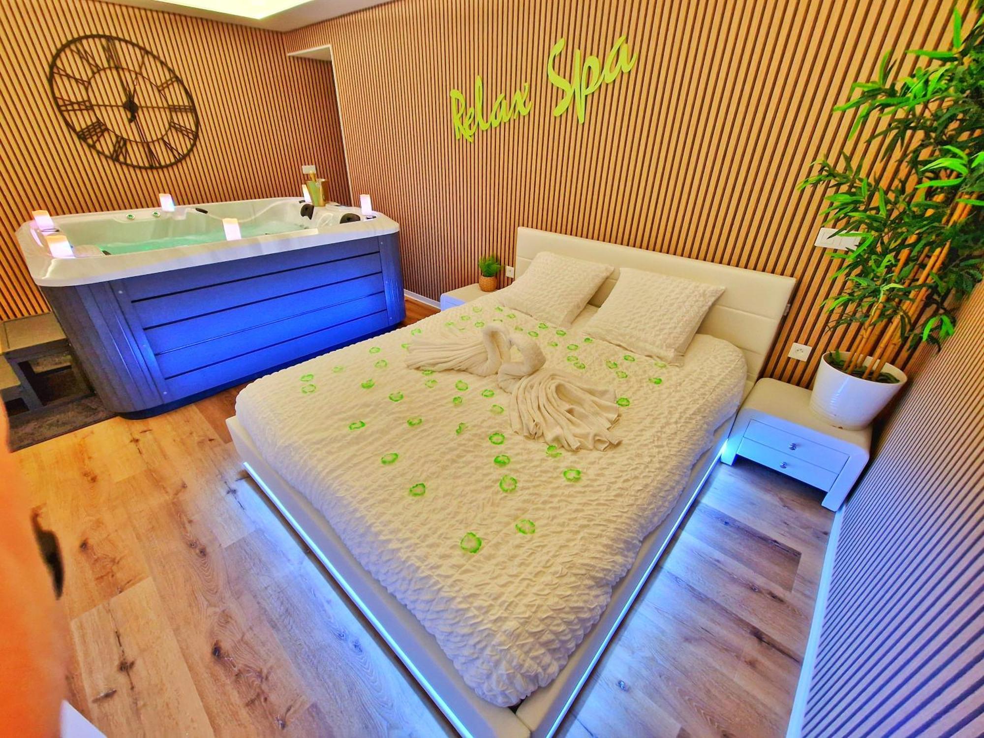 Relax Spa-4 Pers-Jacuzzi-Parking-Jardin-Clim-Colmar Muntzenheim Extérieur photo